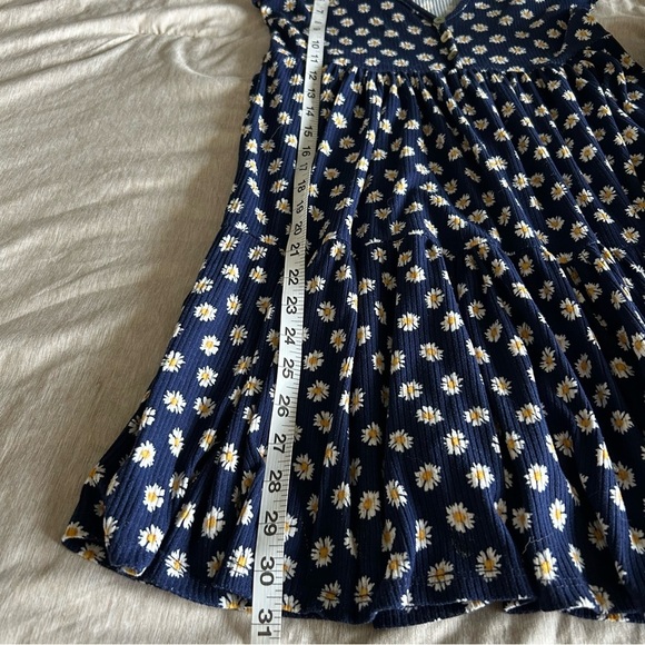 Jessica Simpson Floral Daisy Print Navy Lightweight Flowy Dress - Picture 5 of 5